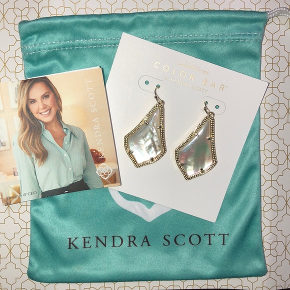 Kendra Scott Alex Earrings Ivory Pearl Stone - Picture 1 of 3